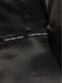 Calvin Klein Jeans Vestito Da Giorno J20J220357 Nero Regular Fit -Offerta economica Guess || Calvin Klein Jeans || Vero Moda calvin klein jeans vestito da giorno j20j220357 nero regular fit 4