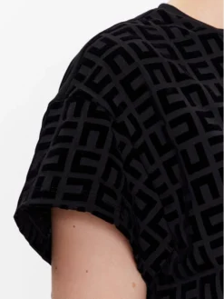 Elisabetta Franchi Vestito Da Giorno AB-319-31E2-V190 Nero Regular Fit 8 Elisabetta Franchi Vestito Da Giorno AB-319-31E2-V190 Nero Regular Fit -Offerta economica Guess || Calvin Klein Jeans || Vero Moda elisabetta franchi vestito da giorno ab 319 31e2 v190 nero regular fit 3