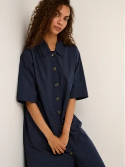 Vestito Chemisier Hayden 10104278 Blu Scuro Loose Fit -Offerta economica Guess || Calvin Klein Jeans || Vero Moda karen by simonsen vestito chemisier hayden 10104278 blu scuro loose fit 3