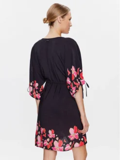 Maaji Vestito Estivo 1856CPO002 Nero Relaxed Fit -Offerta economica Guess || Calvin Klein Jeans || Vero Moda maaji vestito estivo 1856cpo002 nero relaxed fit 2