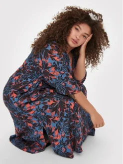 ONLY CARMAKOMA Vestito Estivo Miranda 15256427 Blu Regular Fit 10 ONLY CARMAKOMA Vestito Estivo Miranda 15256427 Blu Regular Fit -Offerta economica Guess || Calvin Klein Jeans || Vero Moda only carmakoma vestito estivo miranda 15256427 blu regular fit 4