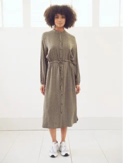 Saint Tropez Vestito Chemisier 30511353 Verde Casual Fit -Offerta economica Guess || Calvin Klein Jeans || Vero Moda saint tropez vestito chemisier 30511353 verde casual fit 4