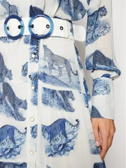 Silvian Heach Vestito Chemisier Peakes PGP21165VE Blu Regular Fit 8 Silvian Heach Vestito Chemisier Peakes PGP21165VE Blu Regular Fit -Offerta economica Guess || Calvin Klein Jeans || Vero Moda silvian heach vestito chemisier peakes pgp21165ve blu regular fit 3