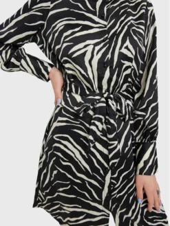 Vero Moda Vestito Chemisier Liva 10275274 Nero Regular Fit -Offerta economica Guess || Calvin Klein Jeans || Vero Moda vero moda vestito chemisier liva 10275274 nero regular fit 3