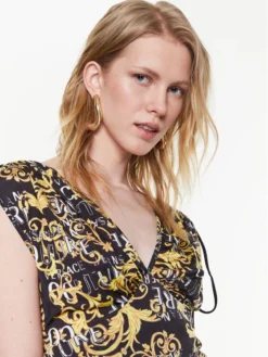 Versace Jeans Couture Vestito Da Giorno 74HAO921 Nero Slim Fit -Offerta economica Guess || Calvin Klein Jeans || Vero Moda versace jeans couture vestito da giorno 74hao921 nero slim fit 3