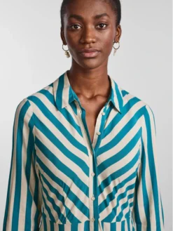 YAS Vestito Chemisier 26022663 Verde Loose Fit -Offerta economica Guess || Calvin Klein Jeans || Vero Moda yas vestito chemisier 26022663 verde loose fit 3